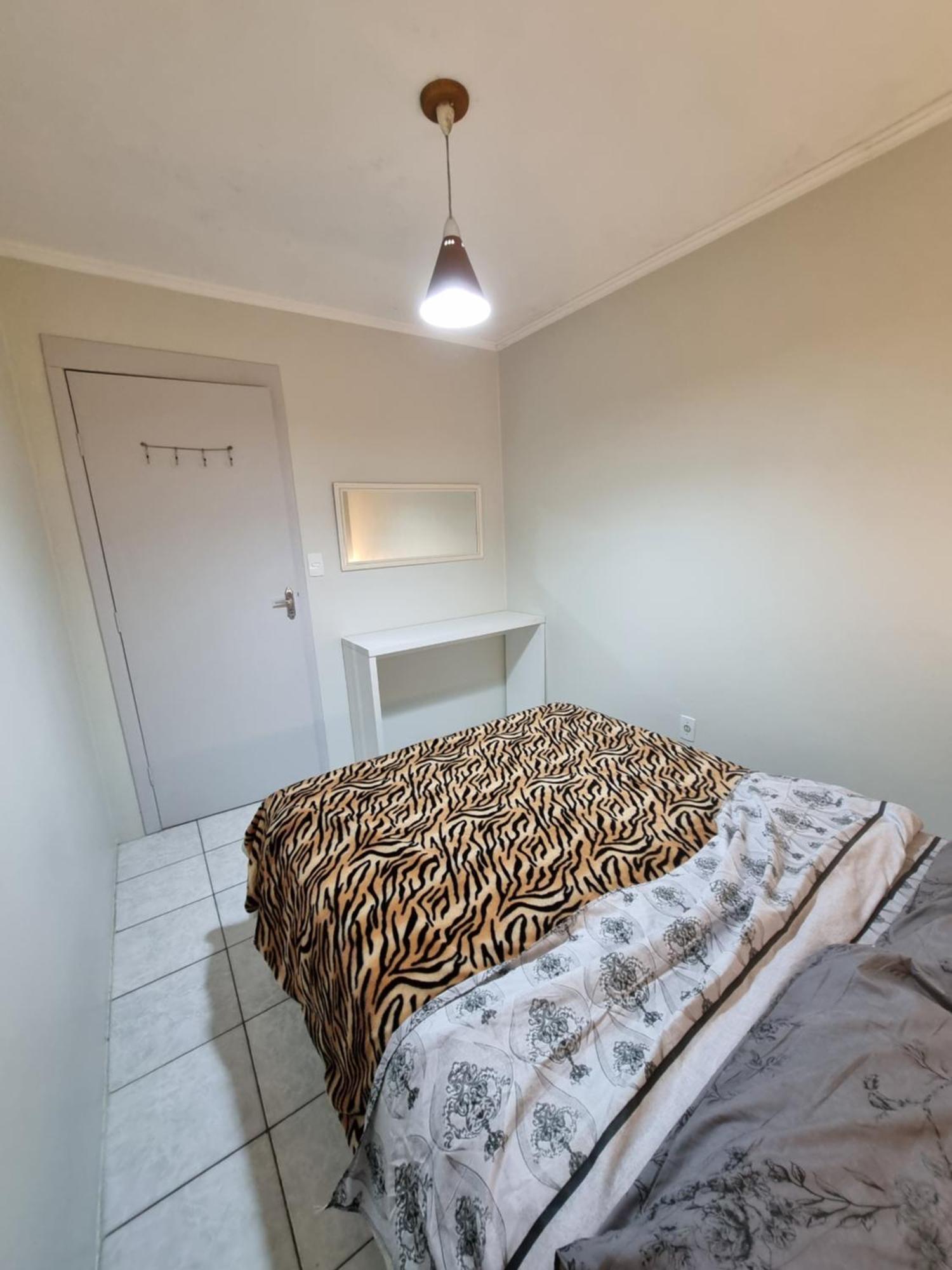 Apto 2 Quartos, Cond Fechado, Com Vaga, 4º Andar Por Escadas 佩洛塔斯 外观 照片